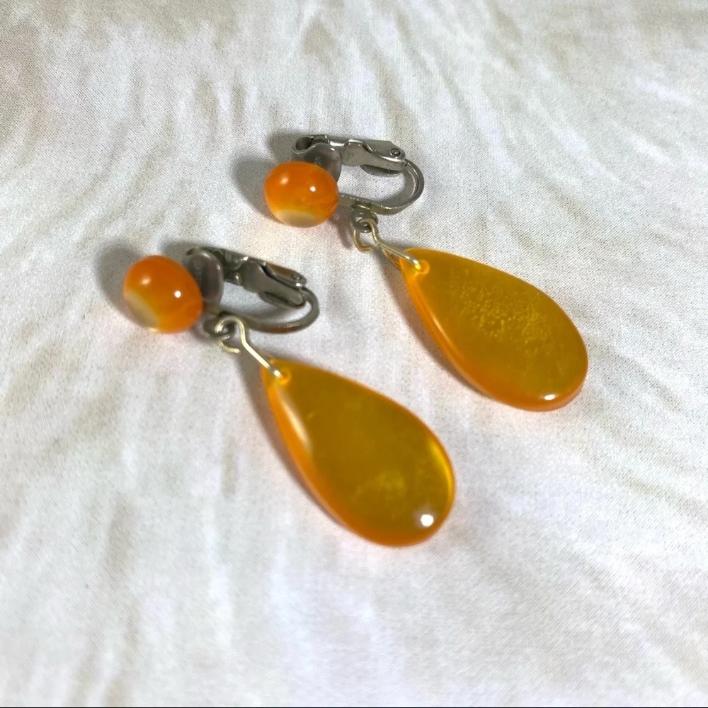 Vintage lucite MoonGlow tear drop clip earrings 60s